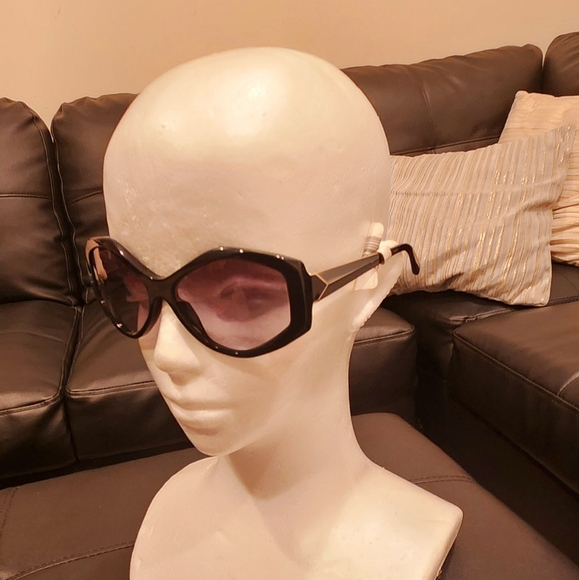 Burberry Black Sunglasses Wmn's Vintage Style Black Gray Gradient Color NO CASE - Picture 1 of 7